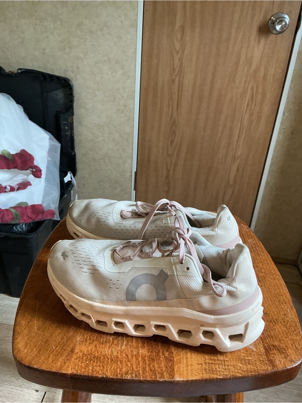 On Women's CloudTec Sneakers in Light Pink - Comfortable Running Shoes